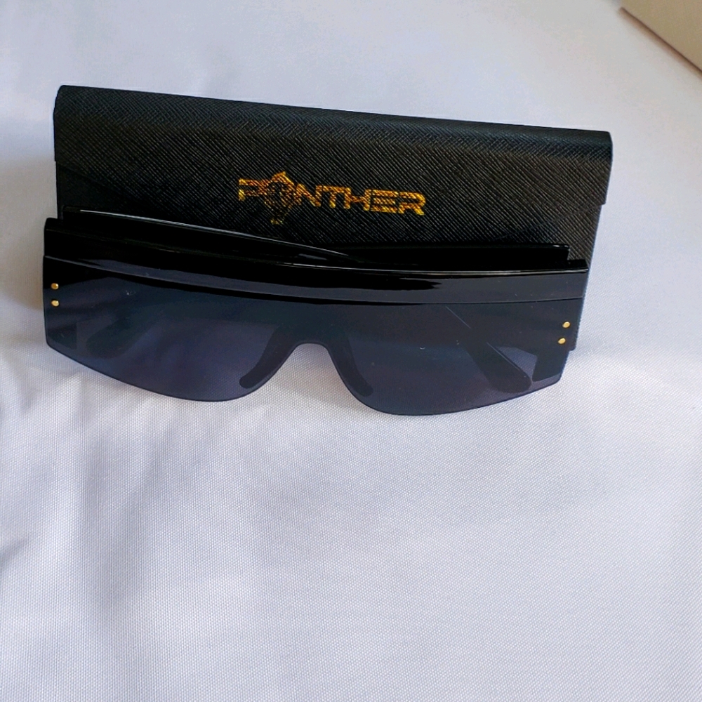 Panther Unisex Fashion Sunglasses With Case
